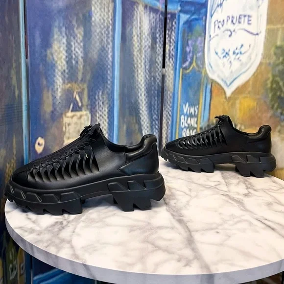 4CCCCEES Arko Spine Sneaker Black Leather Zipper Cutout Size 39 EUC - Picture 2 of 12